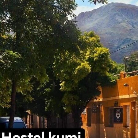 Hostel Kumi Капила дел Монте Екстериор снимка