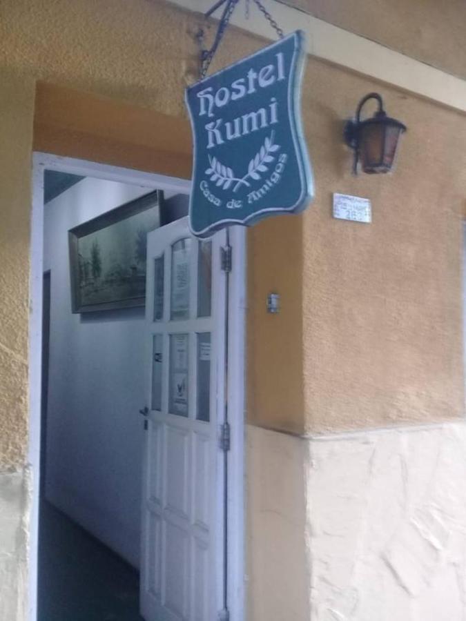 Hostel Kumi Капила дел Монте Екстериор снимка