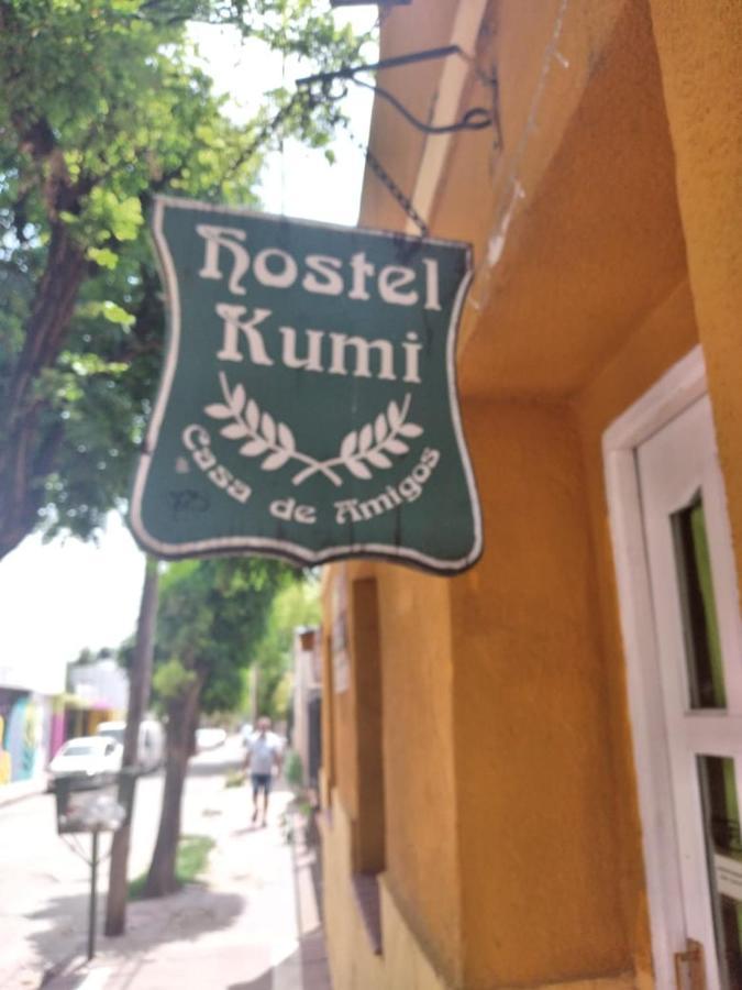 Hostel Kumi Капила дел Монте Екстериор снимка