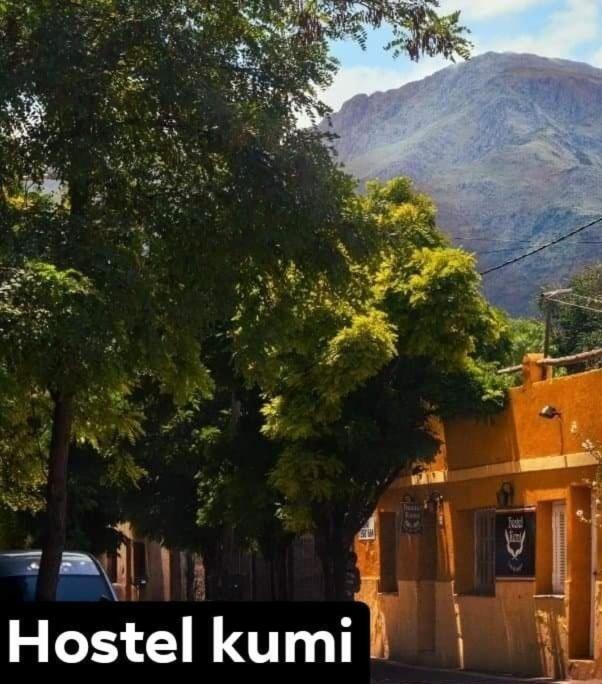 Hostel Kumi Капила дел Монте Екстериор снимка